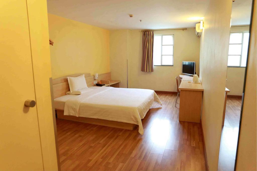 7Days Inn Foshan Qiandeng Lake Nangui Road Subway Station Habitación foto