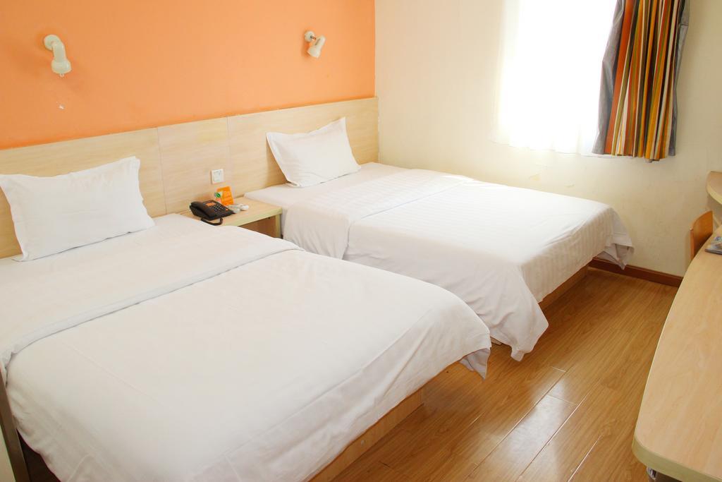 7Days Inn Foshan Qiandeng Lake Nangui Road Subway Station Exterior foto
