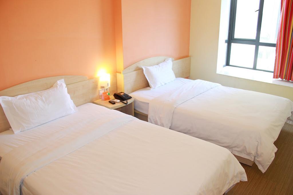 7Days Inn Foshan Qiandeng Lake Nangui Road Subway Station Exterior foto